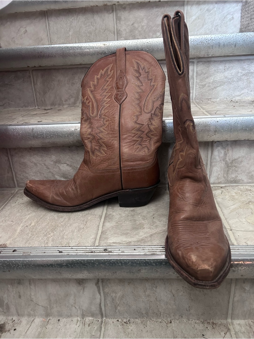 Classic Brown Leather Western Cowboy Boots - women’s